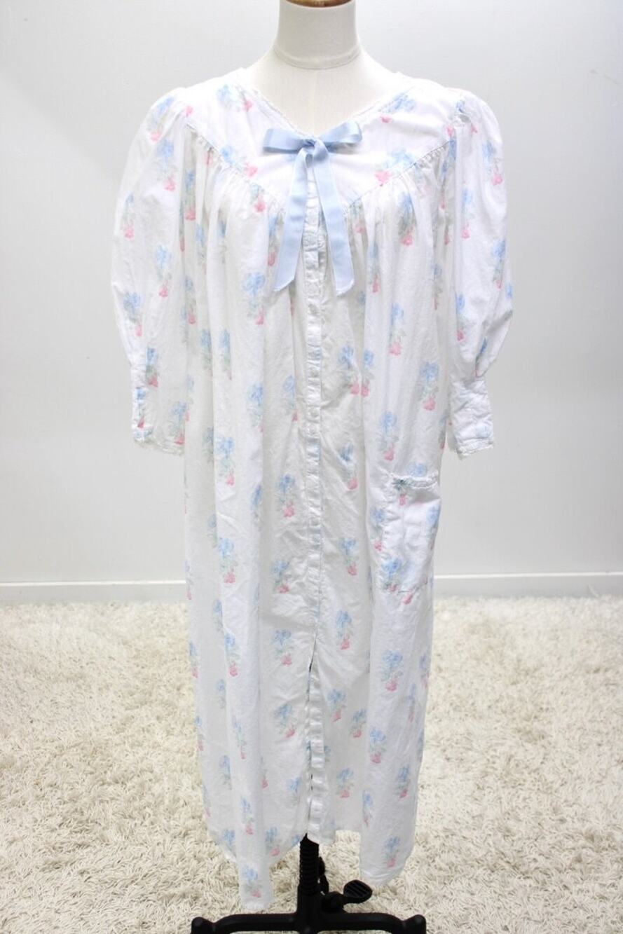 Eileen West Long Robe White Cotton Floral Medium Cottagecore Victorian Style USA